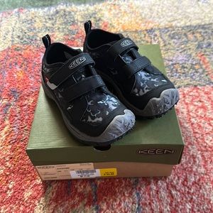 Keen. Speed Hound style. Children’s 11. Brand new